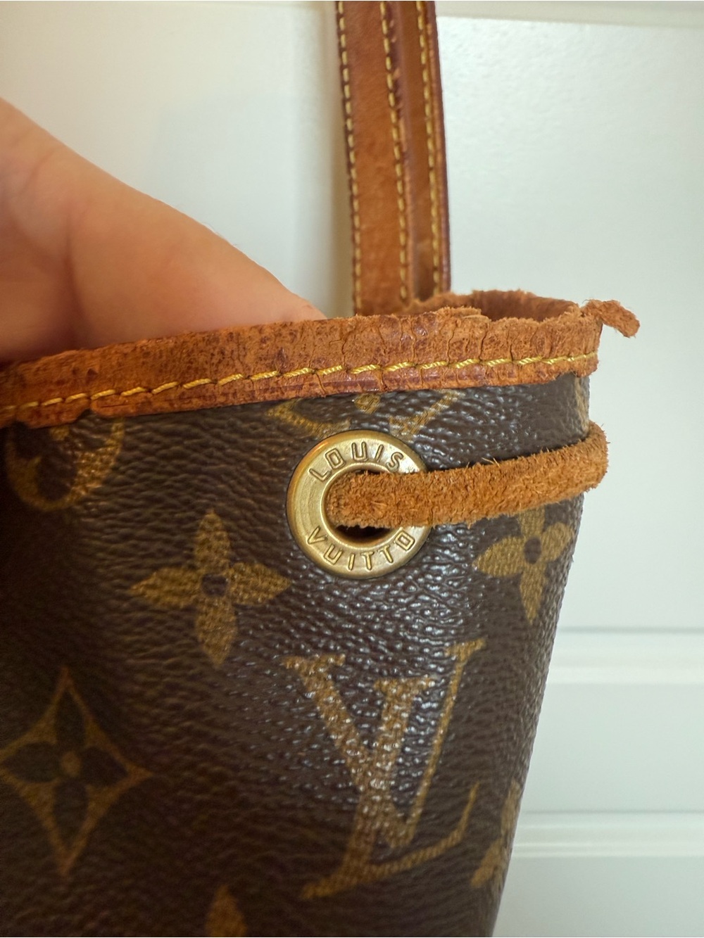 Louis Vuitton Monogram Canvas Drawstring Shoulder Bag in Brown and Tan - Picture 2 of 10